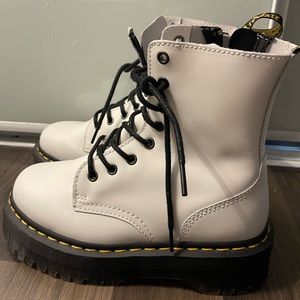 Size 7 white Doc marten Jadon boots